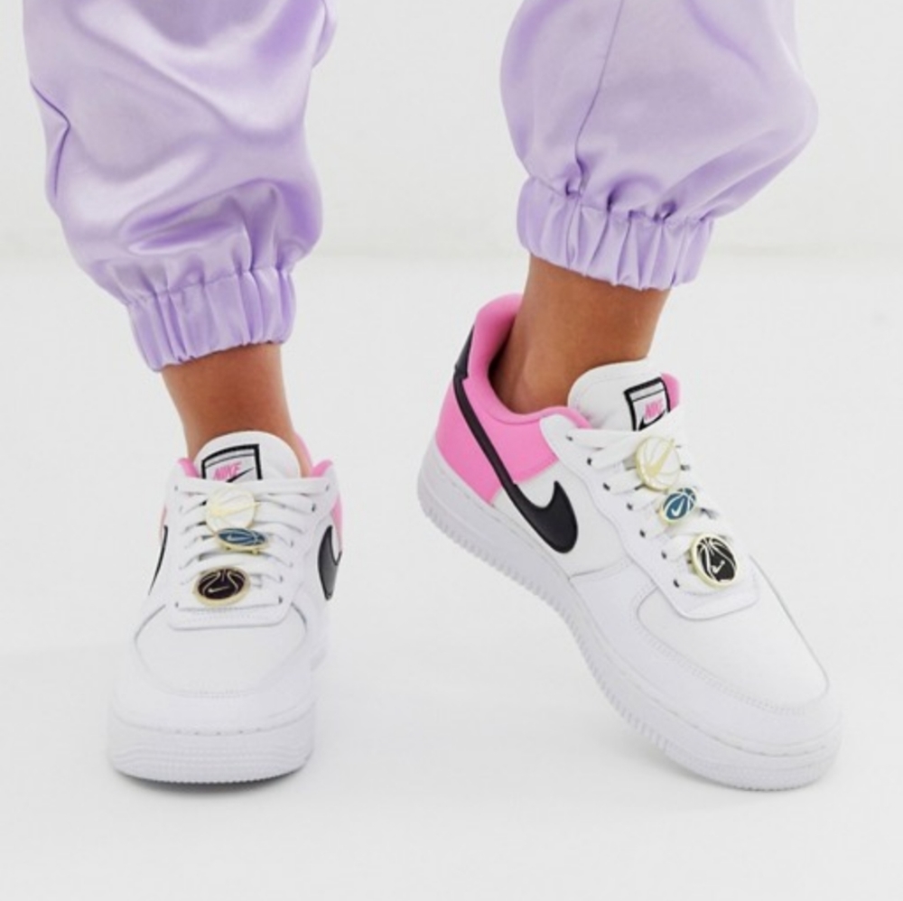 NIKE AIR FORCE 1 07' SE